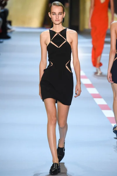 Look 32
